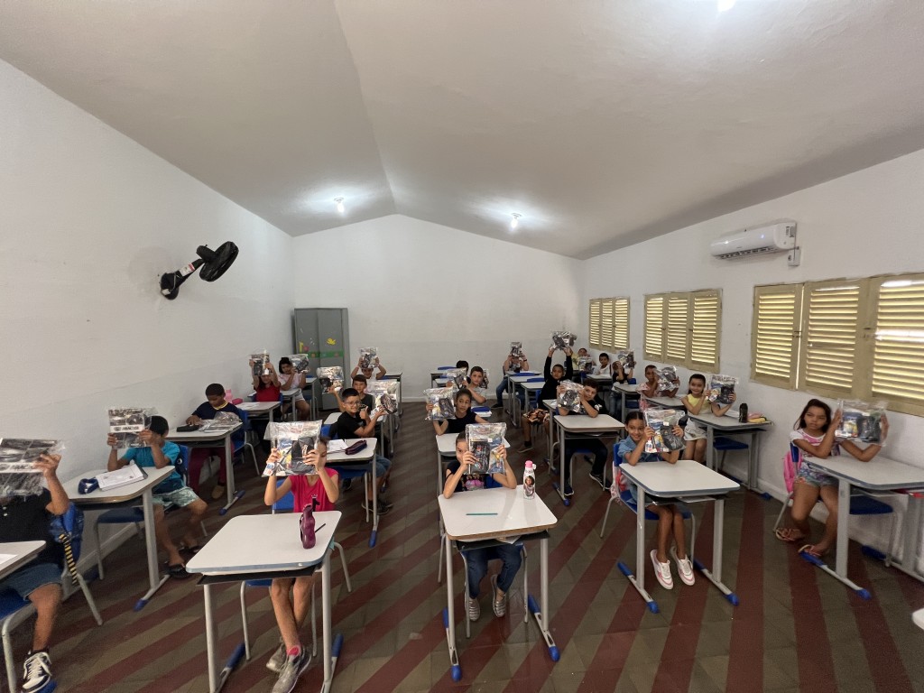 Aulas da rede municipal de ensino iniciaram nesta segunda-feira (27)