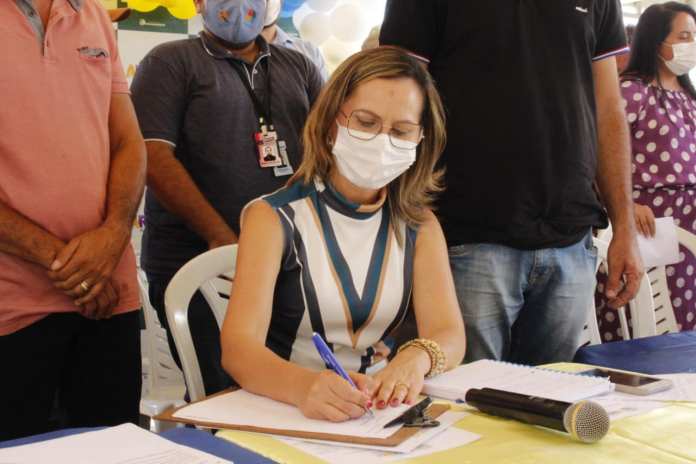 Prefeita Josilda assinou ordem de serviço para a revitalização de três avenidas da cidade e mais. Prefeita Josilda assinou ordem de serviço para a revitalização de três avenidas da cidade e mais.