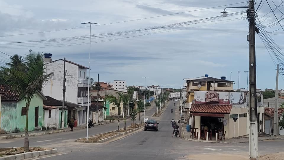 Prefeitura concluiu instalação de postes na av. Olívio Maroja e já iniciou nova fase da revitalização Prefeitura concluiu instalação de postes na av. Olívio Maroja e já iniciou nova fase da revitalização