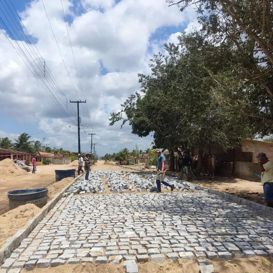Pavimentação do assentamento Mara Preta já está em andamento Pavimentação do assentamento Mara Preta já está em andamento