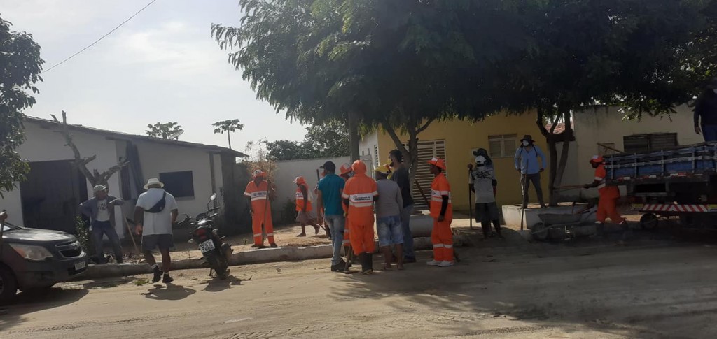 Agrovila Mulunguzinho recebeu mutirão de limpeza e manutenção de pavimentação Agrovila Mulunguzinho recebeu mutirão de limpeza e manutenção de pavimentação