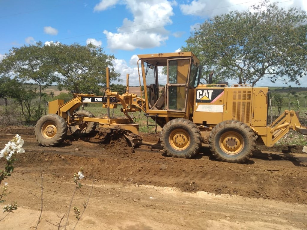 A TODO VAPOR: Prefeitura de Araçagi realiza a melhoria das estradas do nosso município A TODO VAPOR: Prefeitura de Araçagi realiza a melhoria das estradas do nosso município