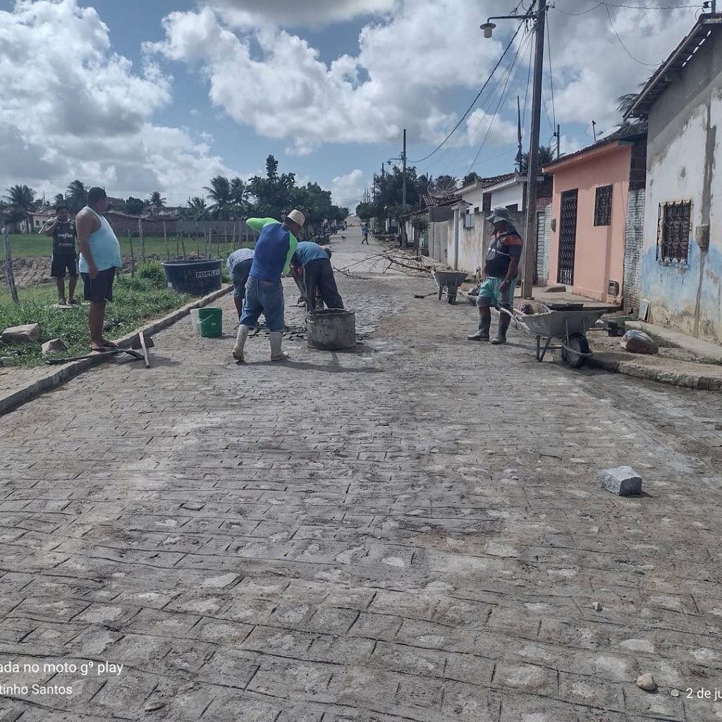 Prefeitura Municipal de Araçagi finaliza pavimentação de mais uma rua no Conjunto Santo Amaro Prefeitura Municipal de Araçagi finaliza pavimentação de mais uma rua no Conjunto Santo Amaro