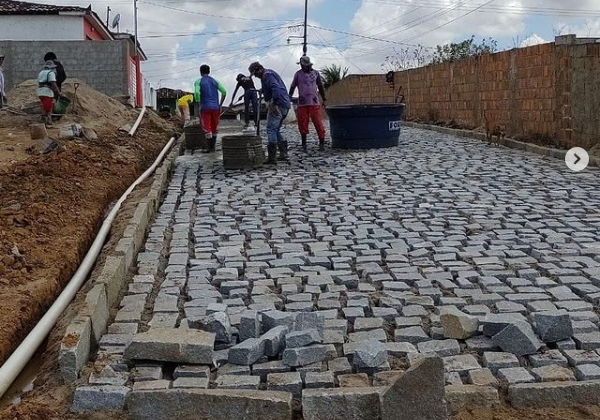 Serviços de Pavimentação do conjunto Santo Amaro seguem avançando