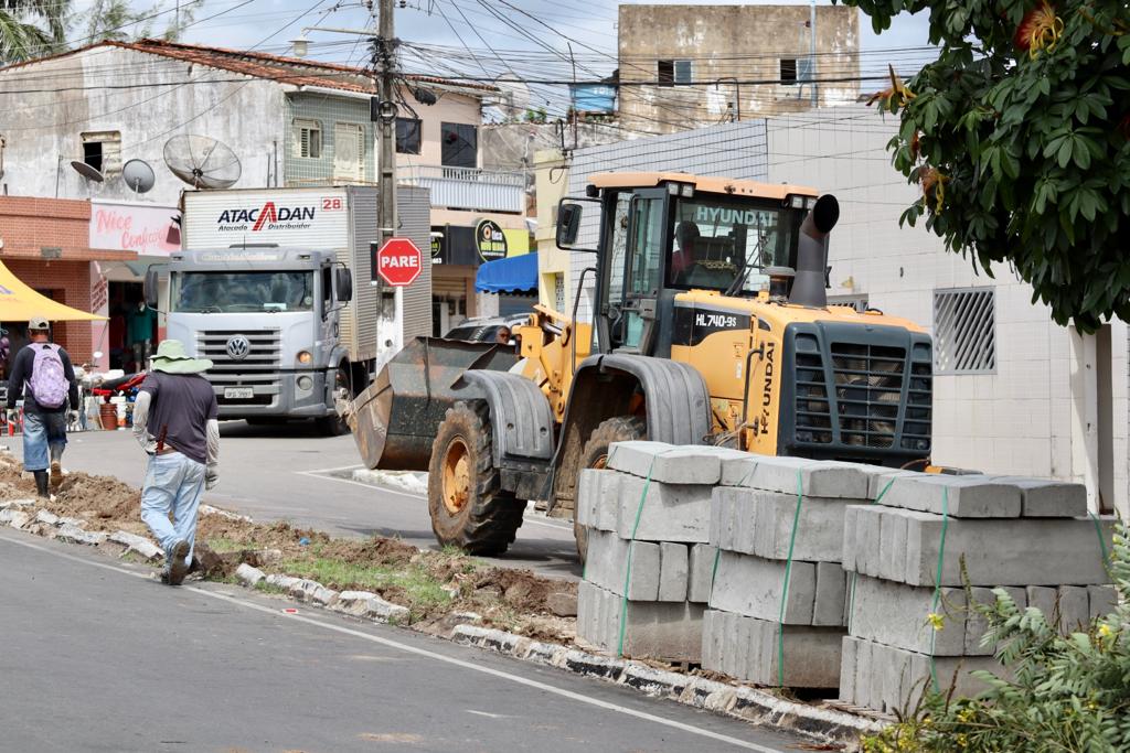 Prefeitura inicia obras para revitalização da Av. Prefeito Benjamin Rosas de Vasconcelos Prefeitura inicia obras para revitalização da Av. Prefeito Benjamin Rosas de Vasconcelos