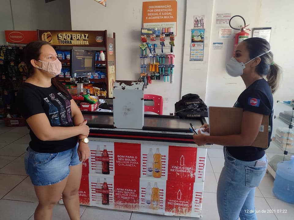 Vigilância Sanitária está orientando comerciantes quanto ao número de pessoas em seus estabelecimentos comerciaisl